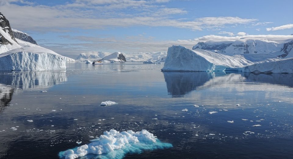 Antartica ice melting